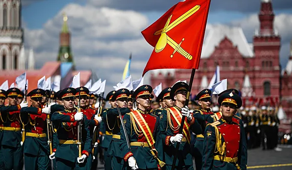 Психолог Наумова: детям важно рассказывать про 9 Мая